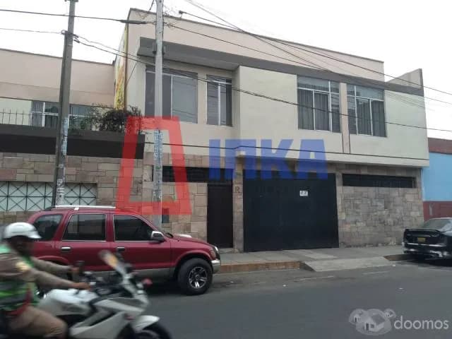 EXCELENTE CASA COMO LOCAL COMERCIAL, EN EXCELENTE ESTADO CERCA A GRAU - 2