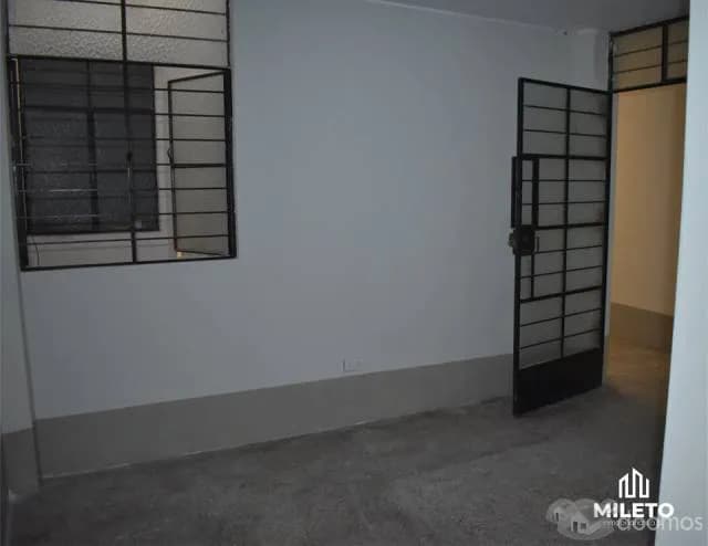 ¡Se alquila edificio! - 2