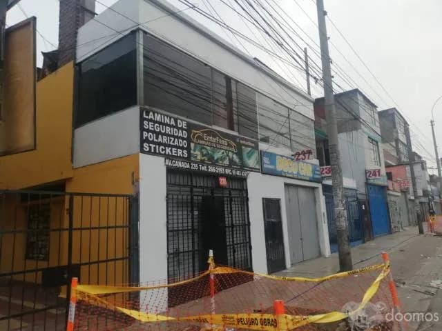 VENDO CASA EN PLENA AV. CANADA A 1 CUADRA DE VIA EXPRESA - 2