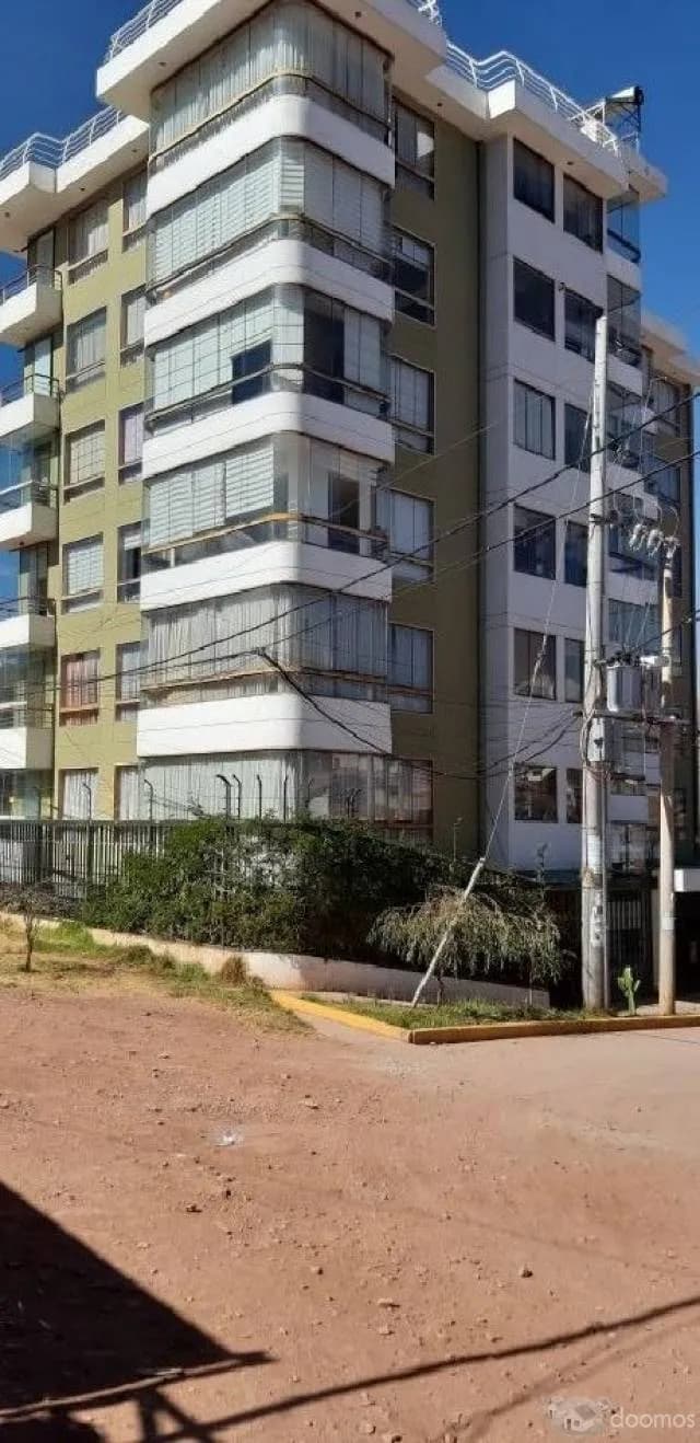 EN VENTA DEPARTAMENTO EN URB. VERSALLES - 1