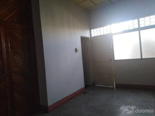 alquilo casa centrica  tres dormitorios S/. 1,500 soles - 2