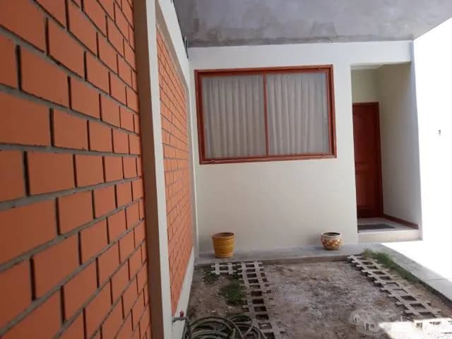 Remato casa + mini departamento en zona de expansión urbana - 1