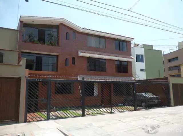 Se alquila cochera solo autos en San Borja Sur - 1