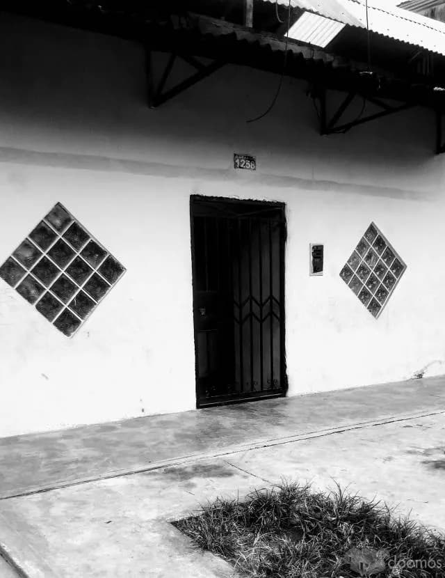 Casa céntrica 7x20 lista para vivir S/ 220,000 - 1