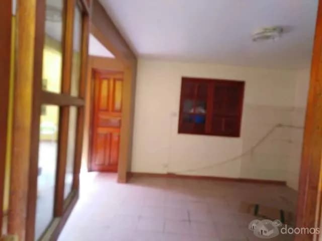 Alquilo casa céntrica con cochera S/.2,500 ,4 dormitorios - 2