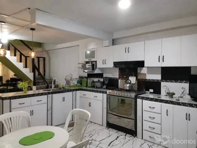 Alquilo casa amoblada /cochera y 3 dormitorios S/. 2,500 - 2