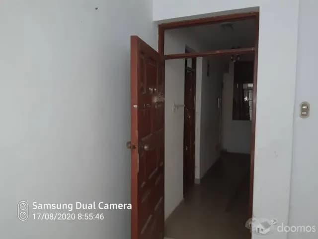 REMATO CASA DE 4 PISOS CON COCHERA PARA 2 AUTOS, EN ACABADOS DE CERAMICA Y PORCELANATO - 2