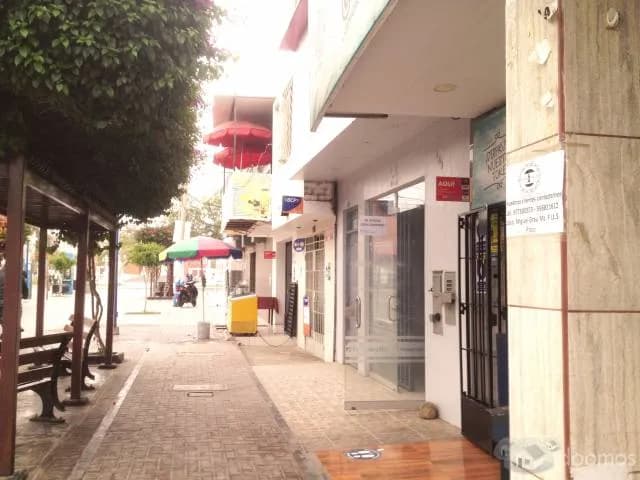 ALQUILO LOCAL COMERCIAL A MEDIA CUADRA DE LA PLAZA DE ARMAS DE PISCO. - 1
