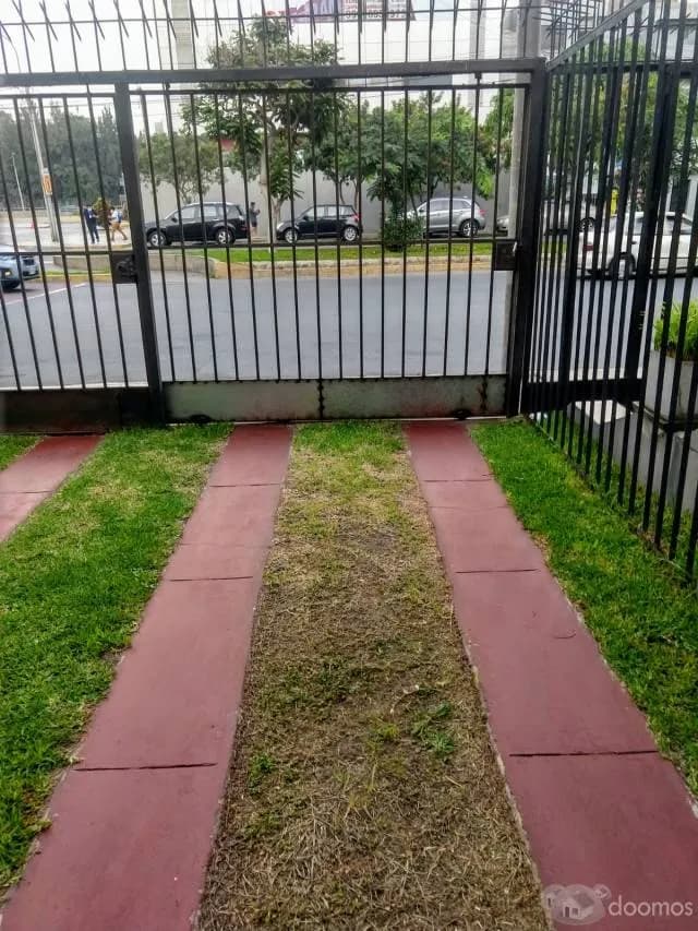 Se alquila cochera en zona céntrica de Miraflores - 2