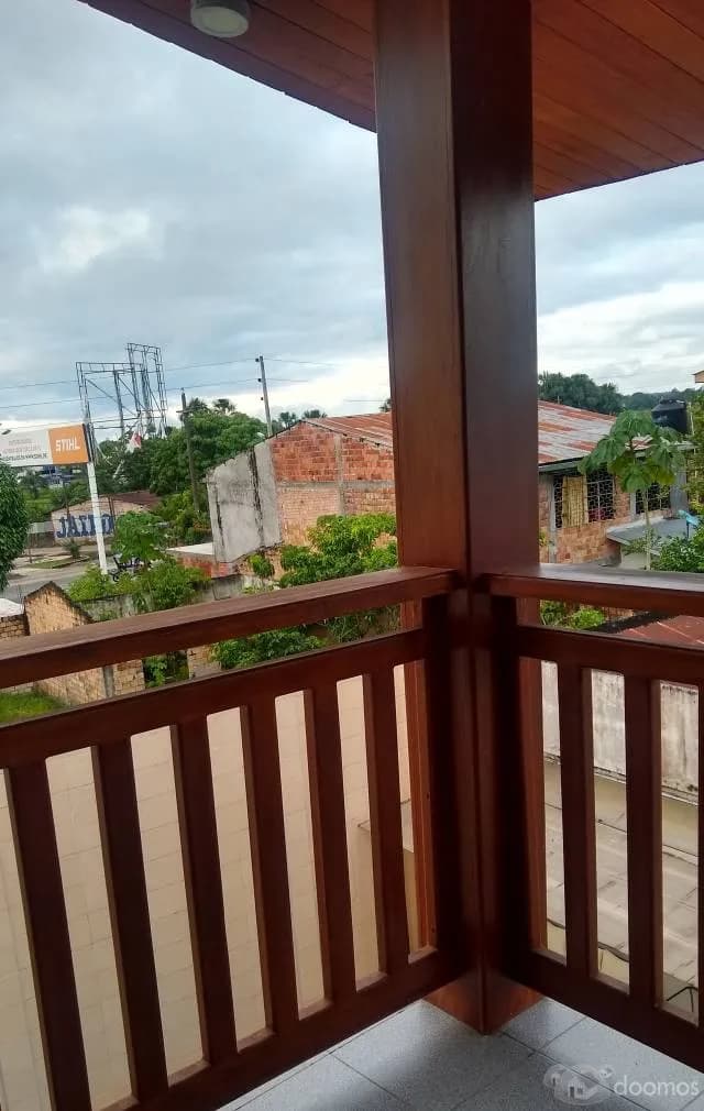 Vendo casa con piscina y 8 dormitorios $ 220,000 - 2