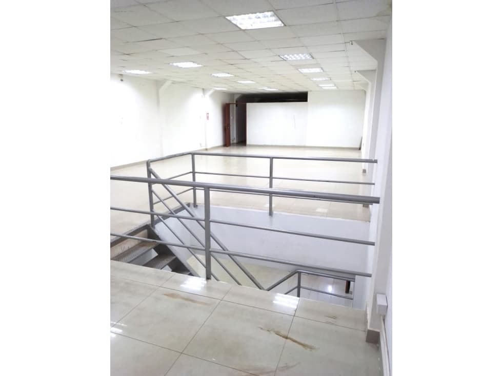 Se alquila local comercial Pucallpa Av. Saenz Peña - 2