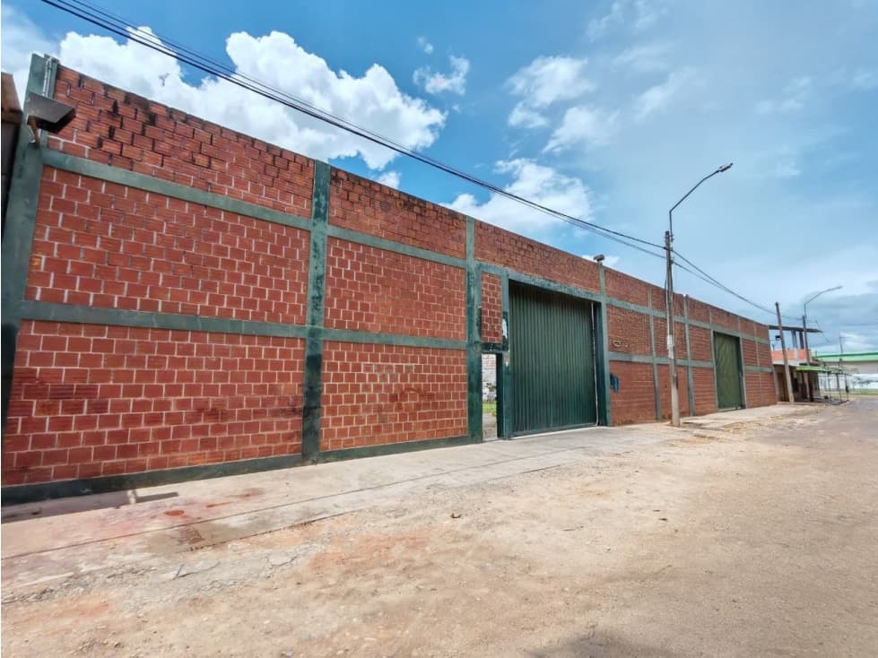 i025058 - Venta Almacen - yarinacocha - 2