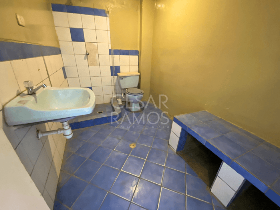 ALQUILO OFICINA EN CALLE BOLÍVAR AL COSTADO DE FINANCIERA COMPARTAMOS - 2