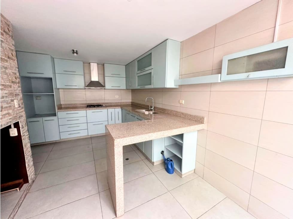 ALQUILER DE CASA EN CAYMA IDEAL PARA OFICINA O CONSULTORIO - 2