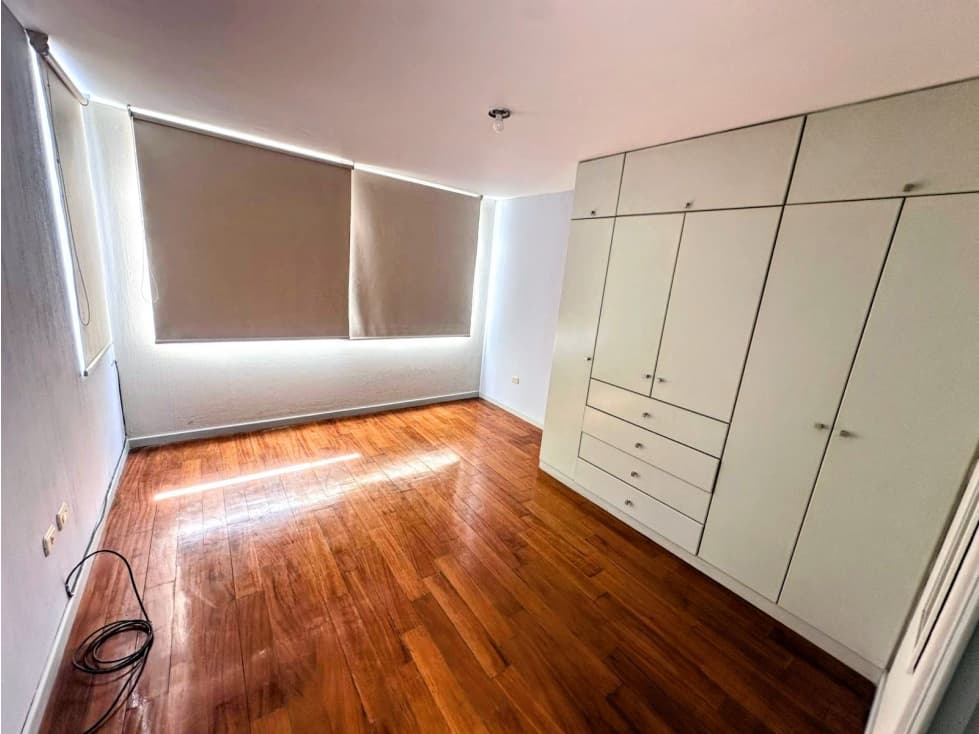 ALQUILER DE CASA EN CAYMA IDEAL PARA OFICINA O CONSULTORIO - 1