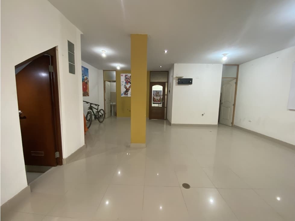 LOCAL O ALMACEN EN ALQUILER - 2