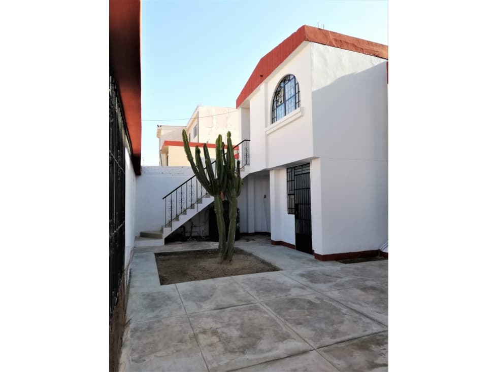 VENDO LINDA CASA EN URB. EL CHILCAL CERCA A REAL PLAZA - 2