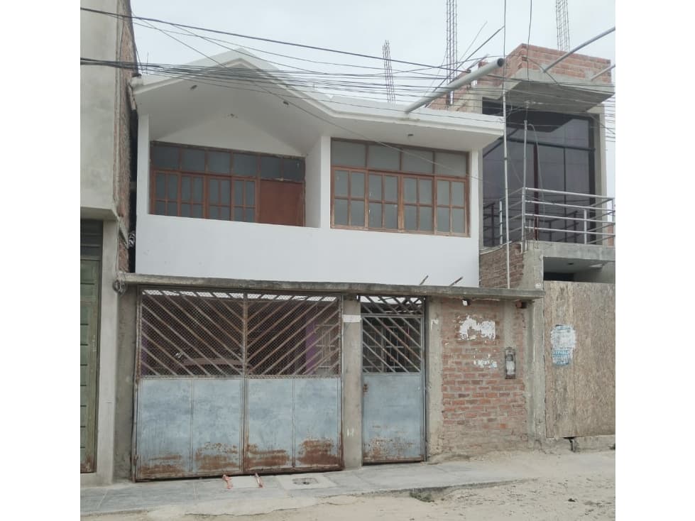 EN VENTA CASA DE DOS PISOS ALMIRANTE M.G - 1