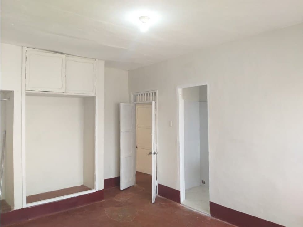 ALQUILO LOCAL PARA OFICINAS EN CENTRO PIURA - 1