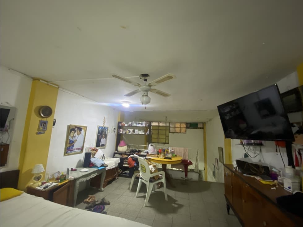 VENDO LOCAL EN AV. LORETO, PIURA - 1