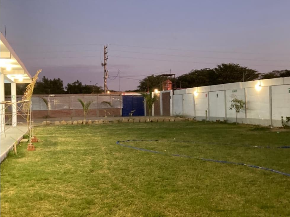 ALQUILO AMPLIO LOCAL EN AV. IRAZOLA - 2