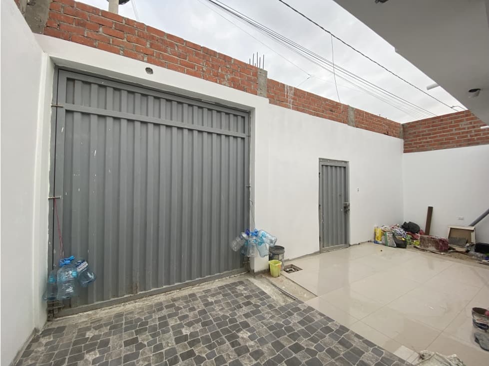 ALQUILO AMPLIA CASA EN AV. JARDINES DE CORPIURA - 1