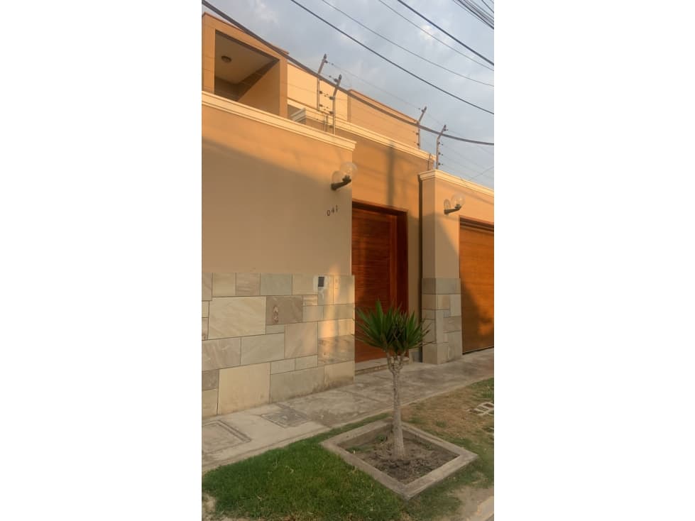 Casa de Playa 3 Pisos en Venta - Lambayeque - Pimentel - 2