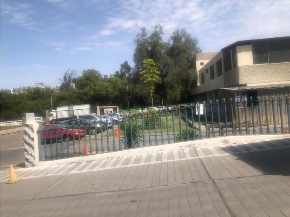 VENTA DE LOCAL COMERCIAL CERCADO AREQUIPA - 1