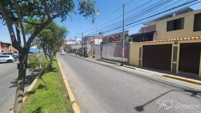 Bella Propiedad Con Un Hermoso Jardin - 2