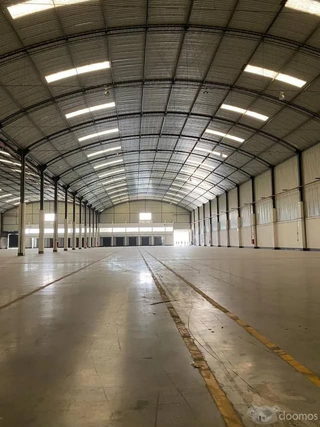 4,000m2-ALQUILER DE BODEGAS INDUSTRIALES EN LURIN-CON 12ML ALT-EN COMPLEJO INDUSTRIAL-TODO LOSA Y CON OFICINAS - 2