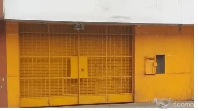 vendo 50% de acciones y derechos de primer pìso local comercial de 60m2 - 1