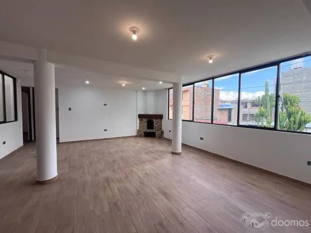 Se Vende Departamento 2do Piso con cochera Urb. Corona de Fraile - 2