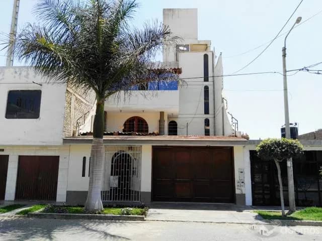 OCASIÓN!, CASA EN VENTA de 03 Pisos en Urb. Los Sauces - 1