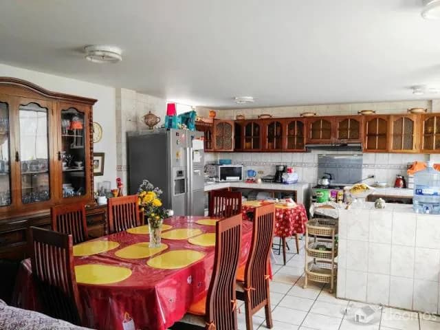OCASIÓN!, CASA EN VENTA de 03 Pisos en Urb. Los Sauces - 2