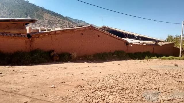 Alquilo o vendo casa terreno comercial en Saylla de 654m2 a S/.1500 o 470USD - 2