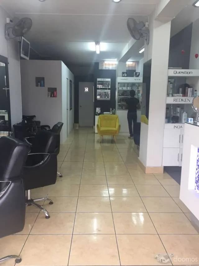 Traspaso de salón de belleza en Magdalena del Mar con estacionamientos - 1