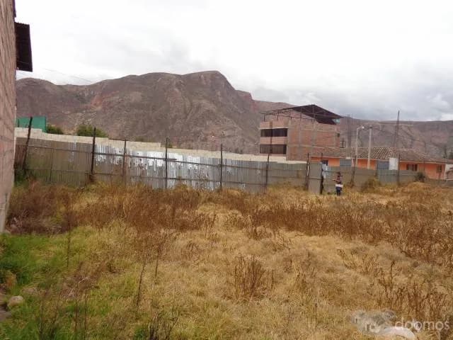 VENDO POTENCIAL TERRENO EN URUBAMBA A DOS CUADRAS DE PARKE SEÑOR DE TORRECHAYOC ÁREA 1002 m2, DOCUMENTOS EN REGLA - 2