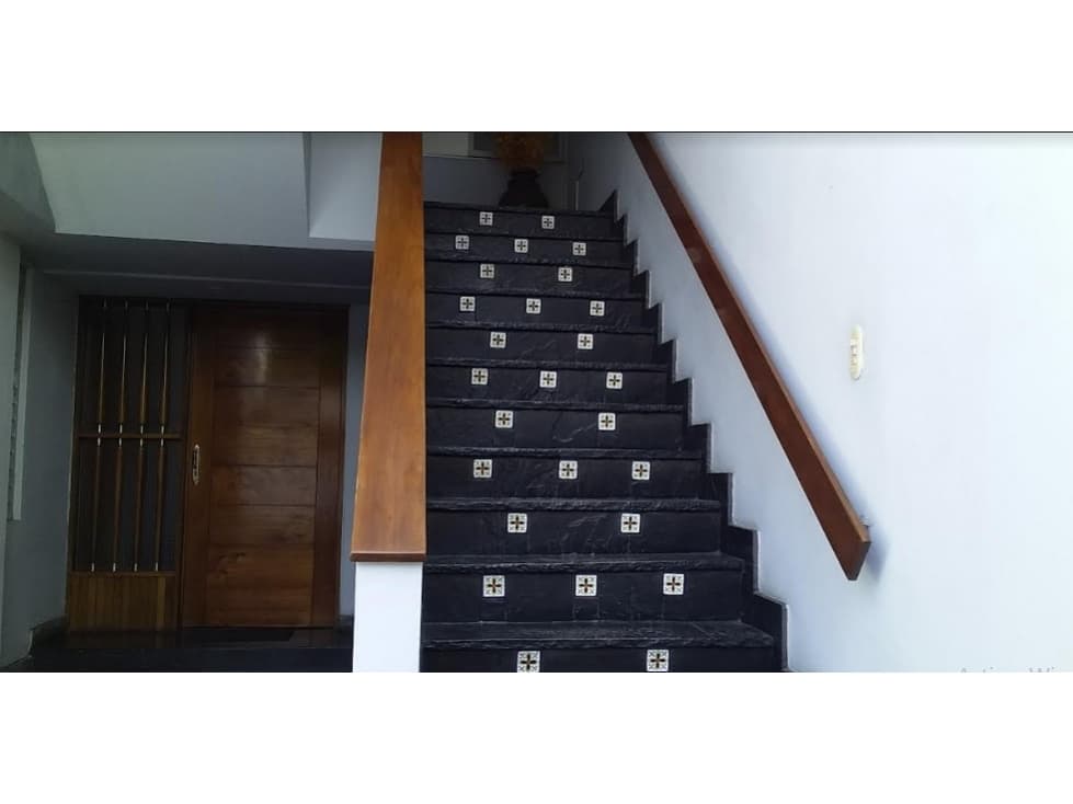 EN VENTA EDIFICIO A UN PASO DEL CENTRO FINANCIERO EN SAN ISIDRO - 2