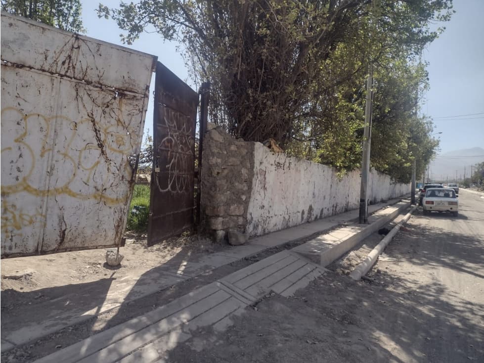 VENTA DE AMPLIO TERRENO EN AV. AVIACION - 2