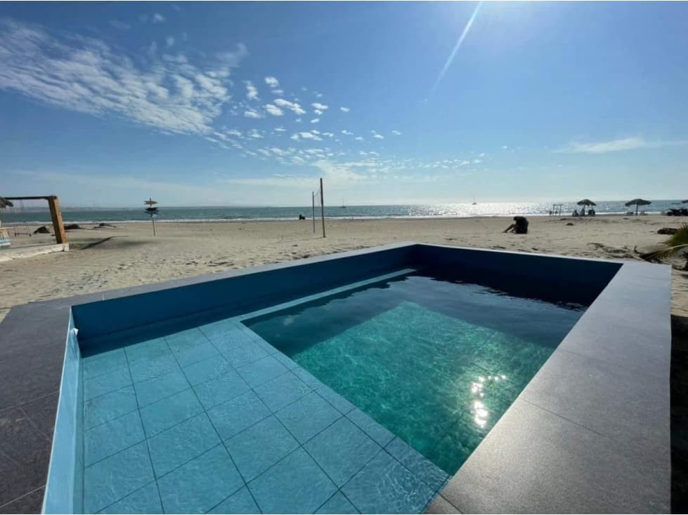 ALQUILO CASA FRENTE AL MAR DE COLAN - 2