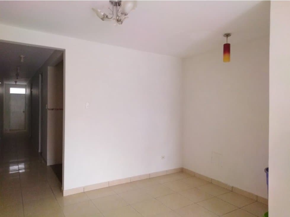 VENDO O ALQUILO EDIFICIO EN AV. PERÚ, PIURA - 2