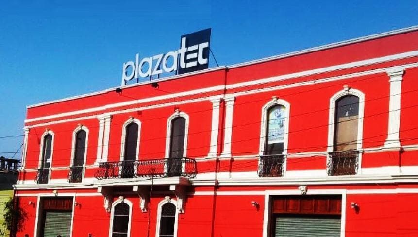 ENCANTADOR LOCAL COMERCIAL EN PLAZA TEC: ¡TU OPORTUNIDAD DE ÉXITO! - 1