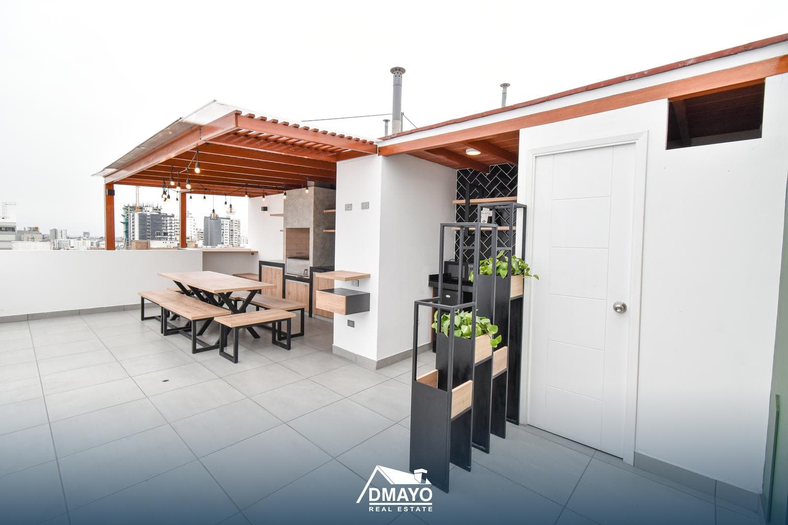 Se Alquila departamento de 3 dormitorios con cochera en zona céntrica de Jesús María - 1