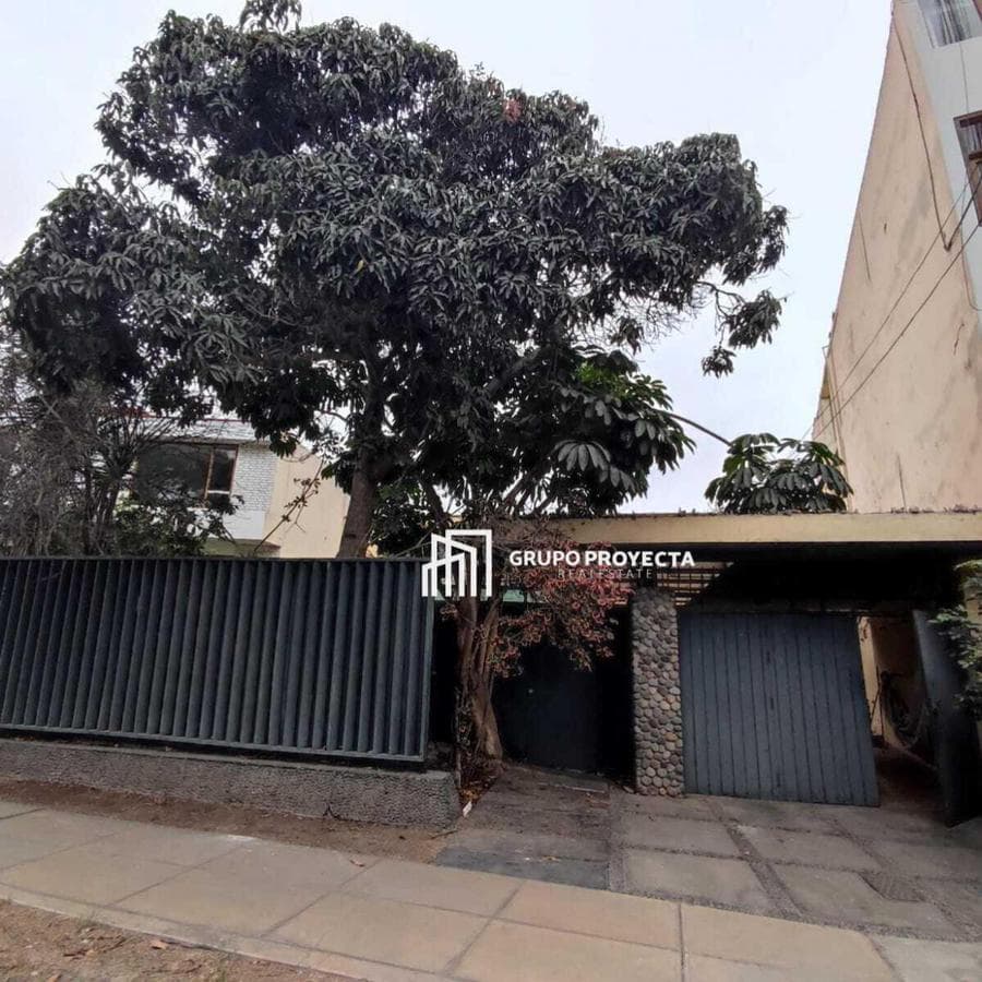 Miraflores· 500 Mt²· $900,000· Venta Casa-Terreno· Frente a Parque - 1