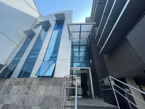 Casa para Oficina en Venta y Alquiler en San Isidro - 1