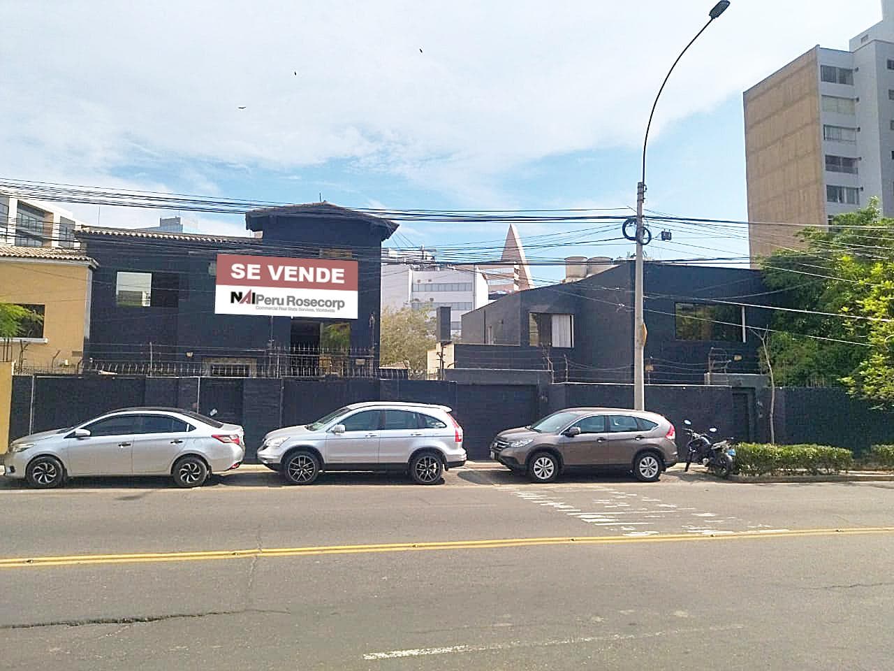 Terreno Residencial en Venta - 1,826 m2 - San Isidro - 1