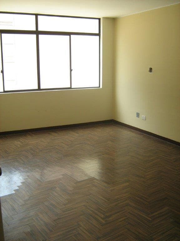 VENTA CASA/TERRENO IDEAL PARA INVERSIONISTA CON PARAMENTROS DE 7 PISOS - 2