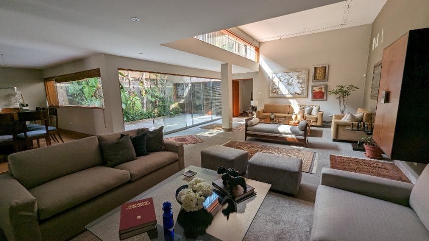 VENTA DE CASA CON 3 DORMITORIOS - 2 PISOS EN MIRAFLORES - 1