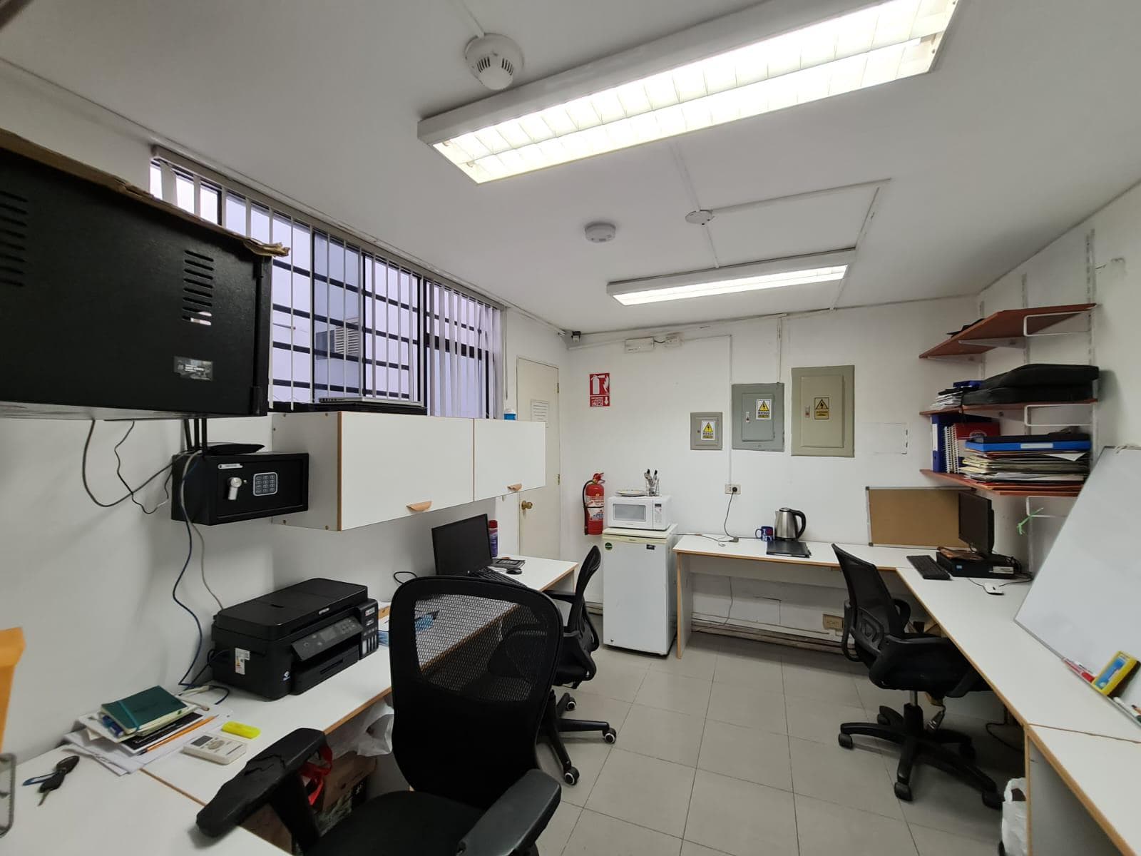 Se alquila oficina en segundo piso en surquillo Limite con San isidro - 1