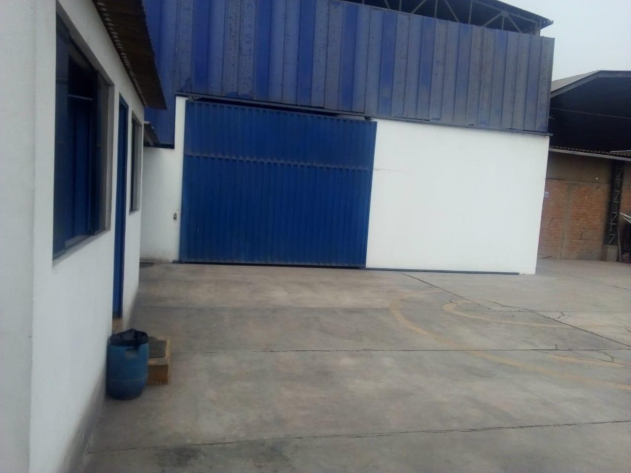 Local en venta diversos usos Urb. Santa Marta - 2